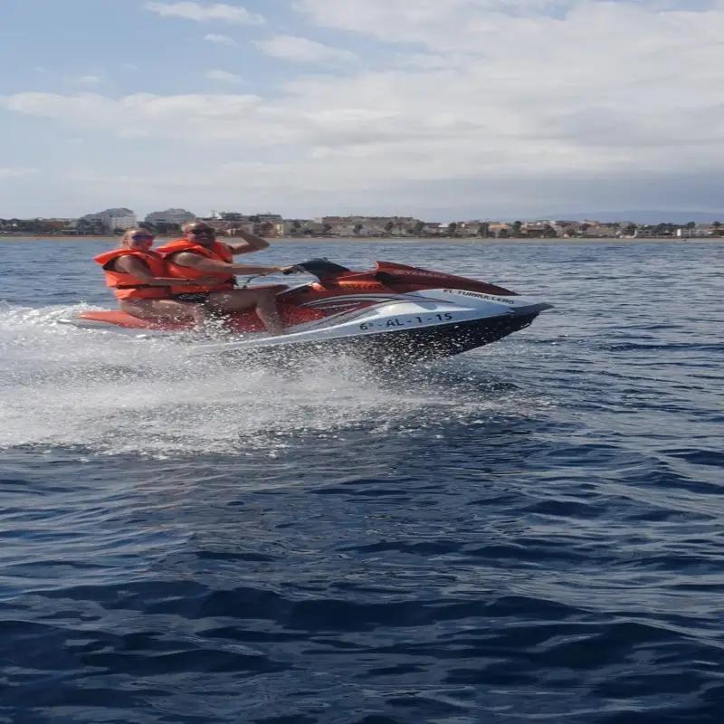 Moto de agua en uso