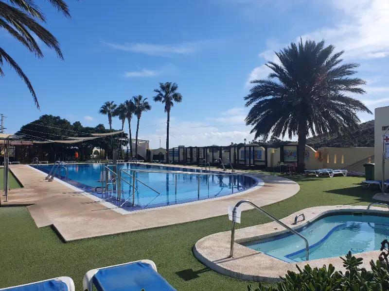 Piscinas de Camping Los Escullos 