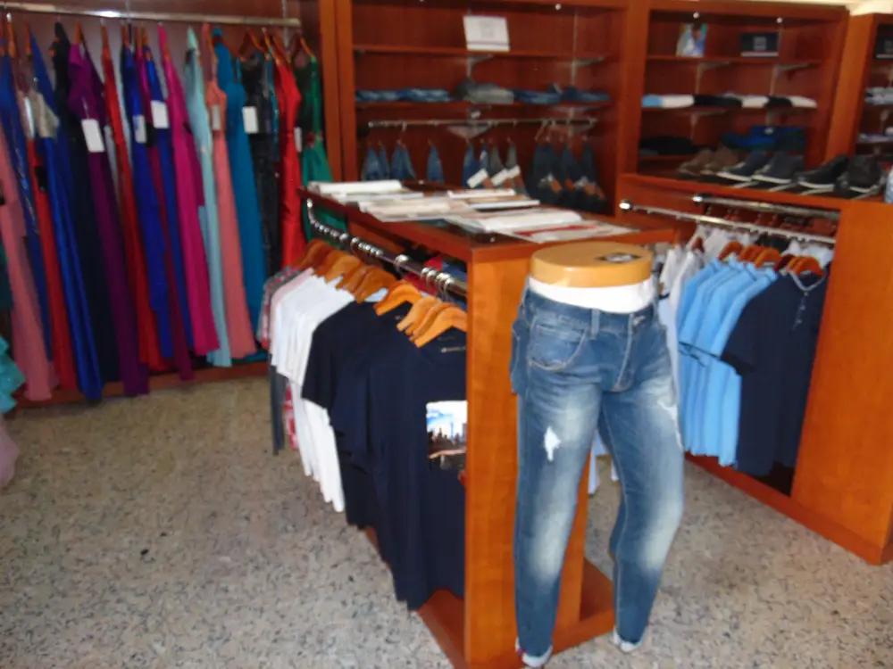 Pantalones y camisetas