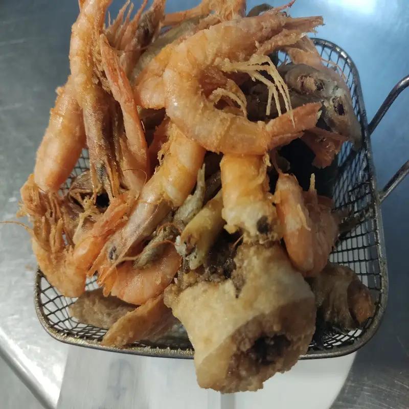 Gambas y pescado frito