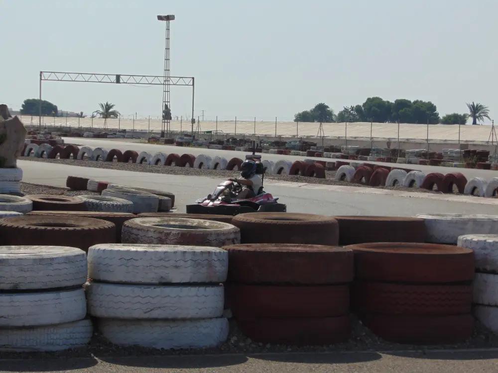 Kart en funcionamiento y circuito de Karting Roquetas