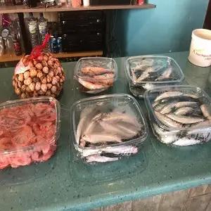 Comida preparada para llevar en Los Estudiantes Bar Cafetería