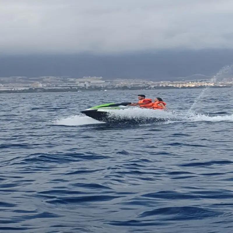 Moto de agua en marcha