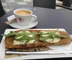 Café y tostada