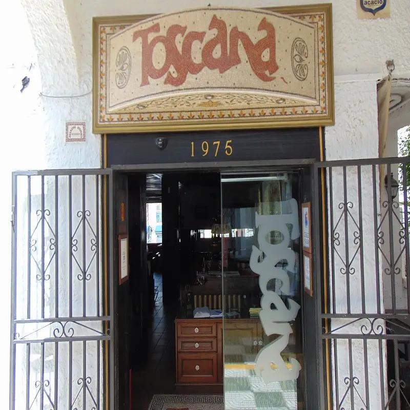 Entrada de Pizzería Restaurante Toscana 