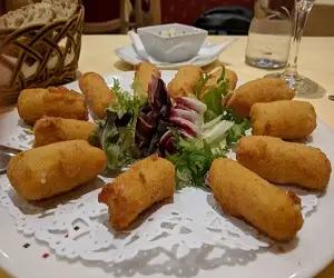 Entrante de croquetas de Vivalldi Restaurante Pizzería