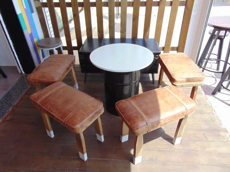 Diseño de mesa y sillas de la terraza exterior