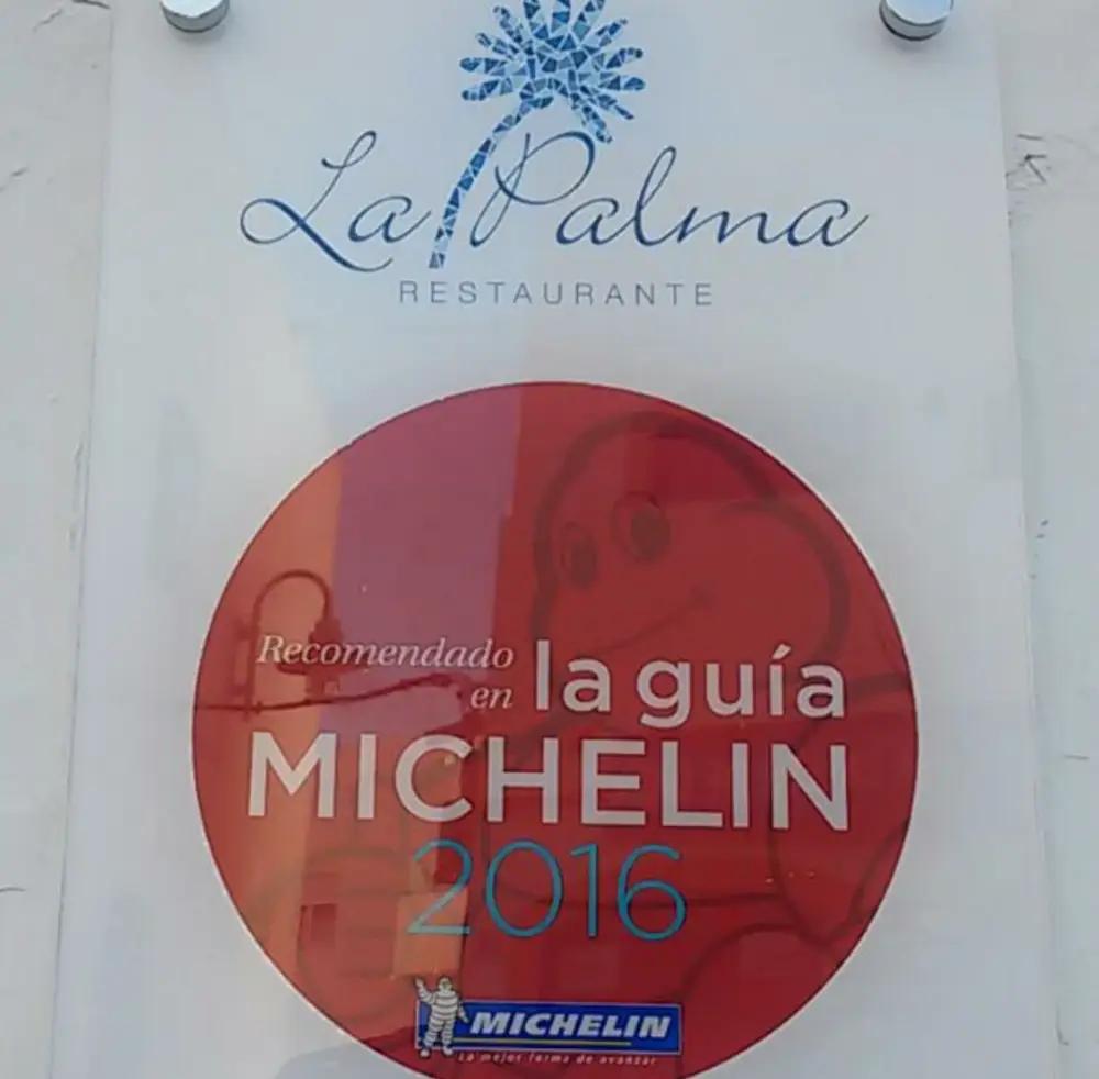 Placa de recomendación de la guía Michelín 2016